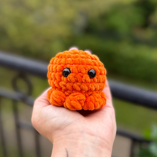 Peluche Petit Poulpe au Crochet Fait Main | Moonlit Makings